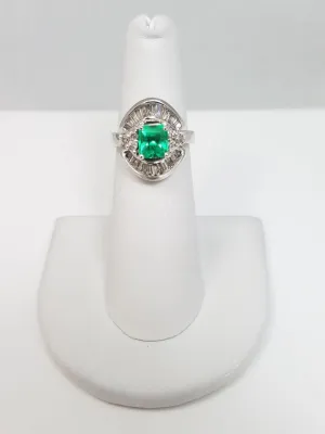 Elegant 18k White Gold Natural Emerald Diamond Ring