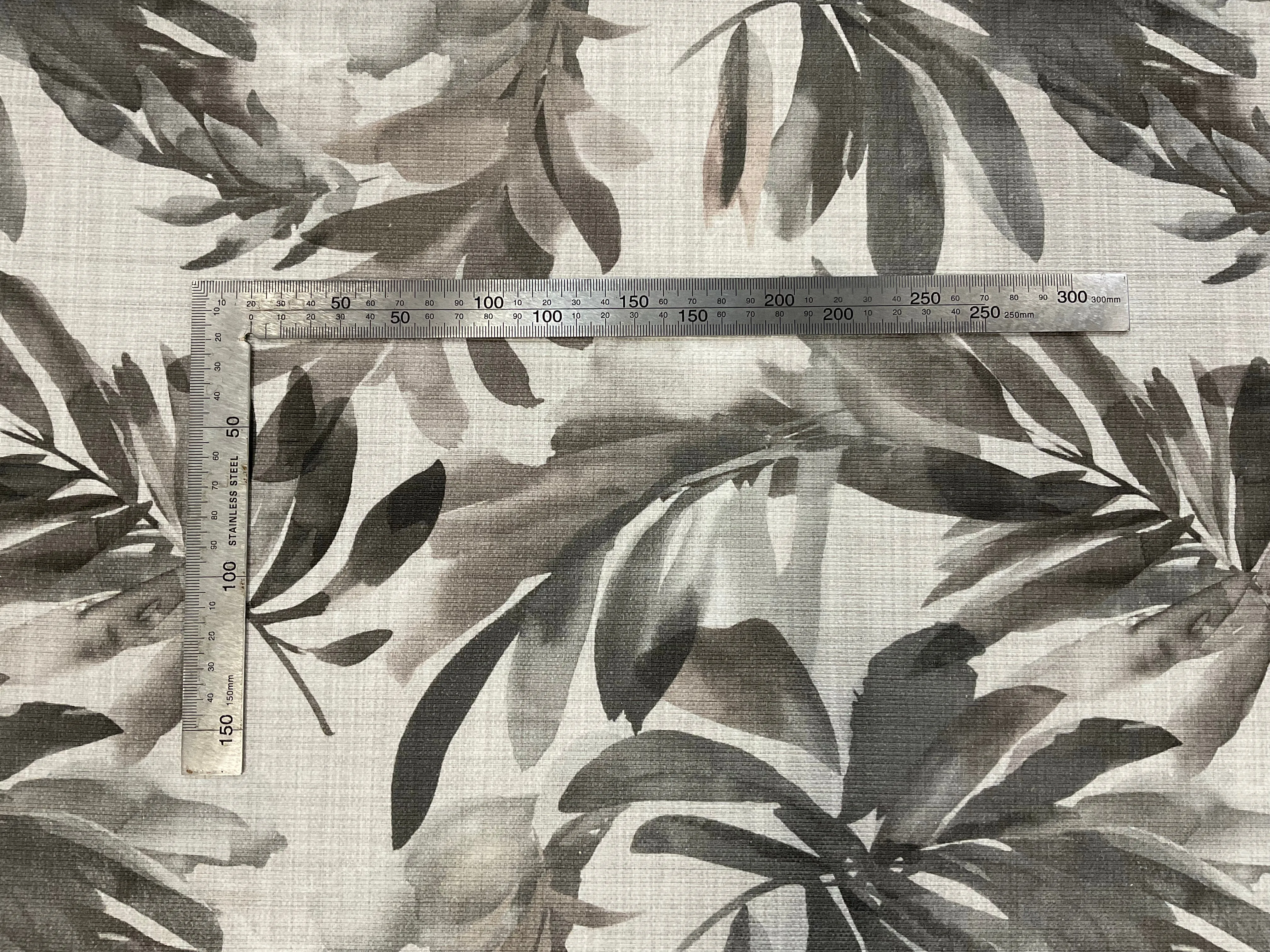 Linen Look Grey Watercolour Leaves