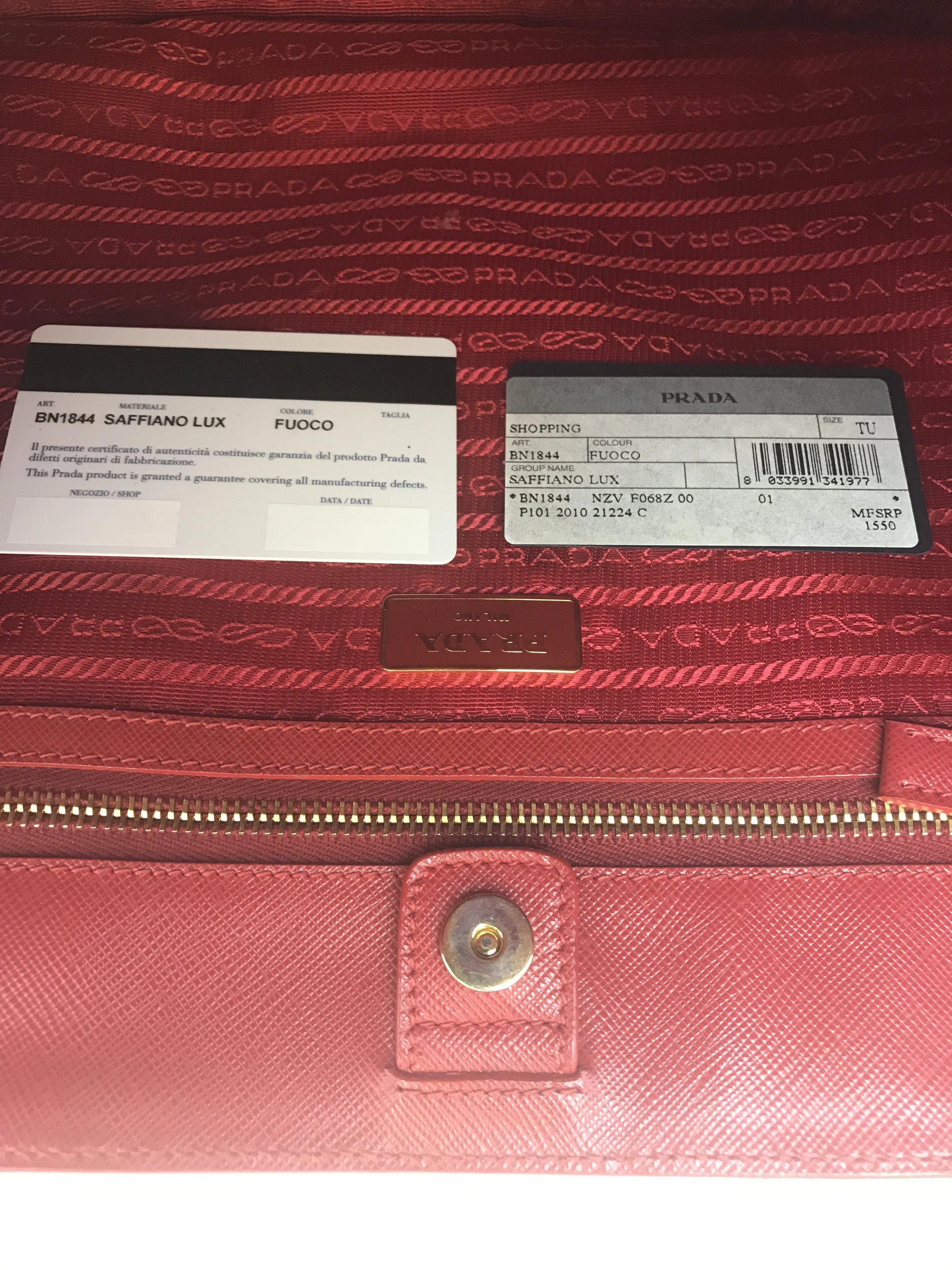Prada Saffiano Lux Large Tote Bag optimized for e-commerce with modifiers would be:

Prada Large Saffiano Lux Leather Tote Bag - Elegant Designer Handbag

This title includes materials and style, enhancing searchability and appeal.