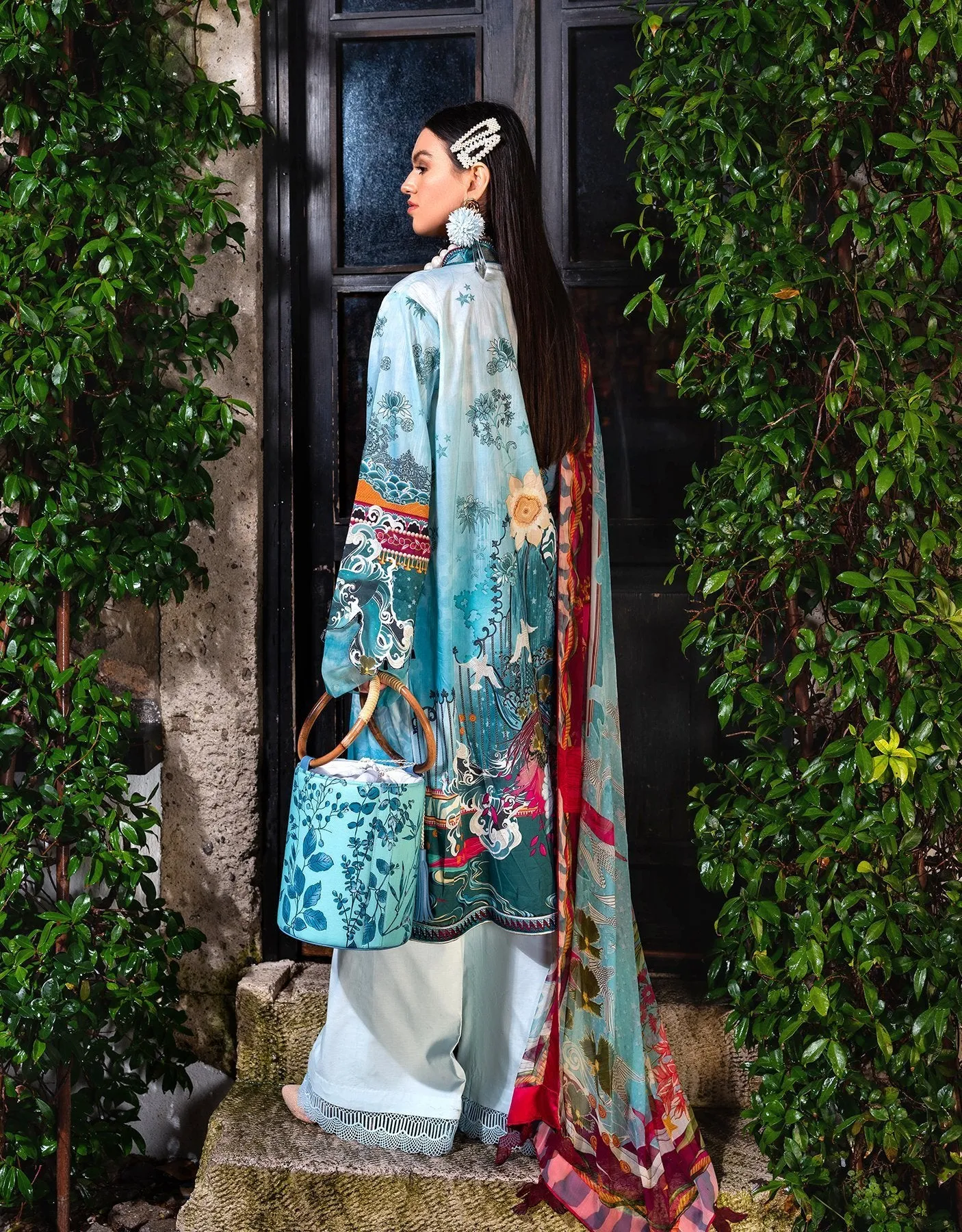 Sifa Lawn by Zunaira Raza – SL-05 B (Caribbean Inflorence)